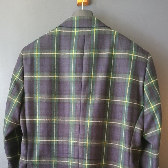 Standout Brooks Brothers Red Fleece Blazer – Moon Mills Plaid (42R) - Picture 7 of 7